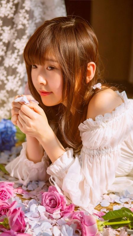 家有幼妻长发漂亮少妇居家长裙性感诱惑写真