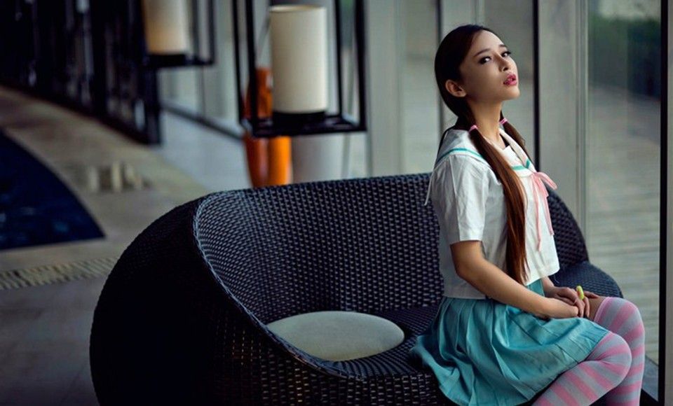 迷情校园学生妹丝袜诱惑大尺度姿势性感女人滦凑