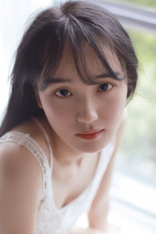 清纯少女床上妖娆内衣诱人性感私房写真图片