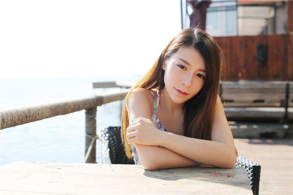 长裙美女嘉宝贝儿海边清纯唯美外拍