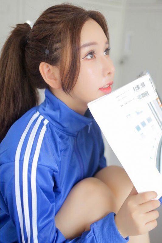 校园女神更衣室脱衣性感诱惑素人写真