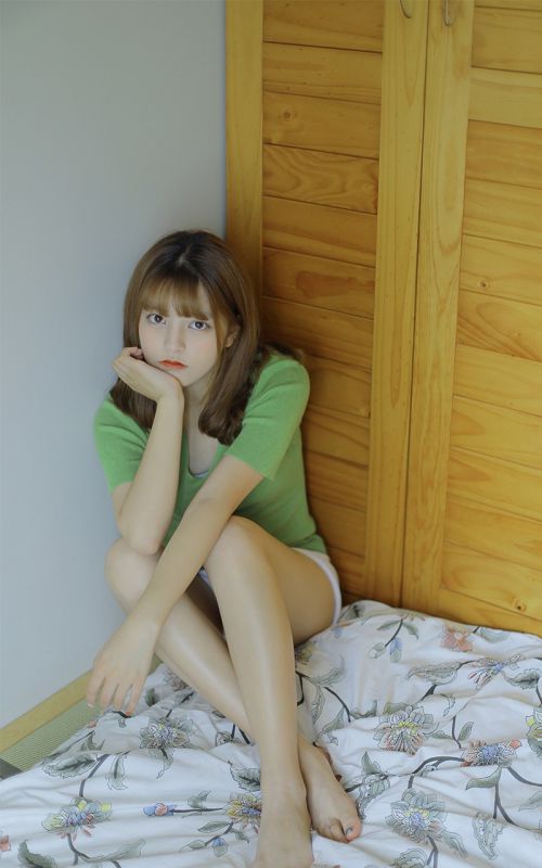 火辣性感美女床上啪啪啪大胆人体艺术诱惑写真