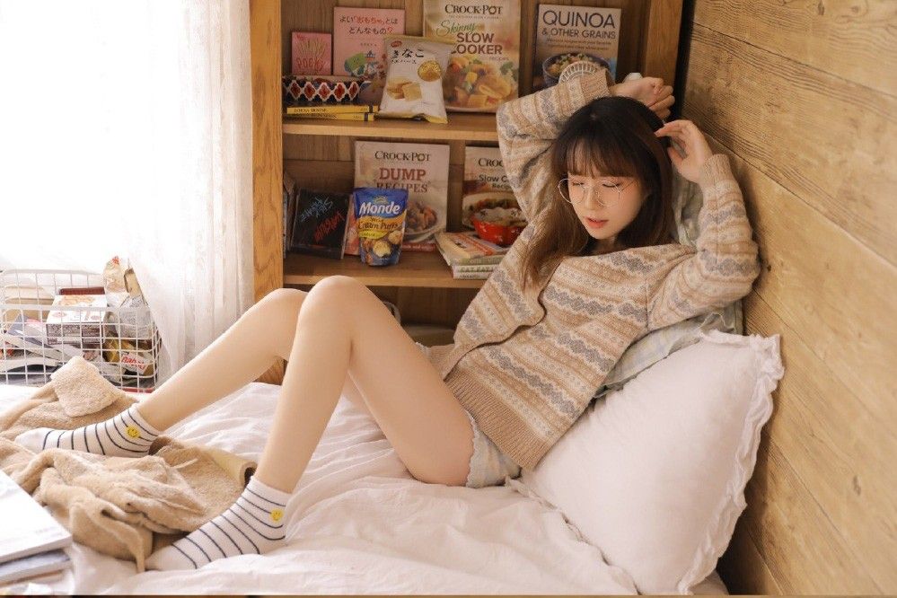 可爱校园美女学生妹私房文艺眼镜娘清纯迷情写真