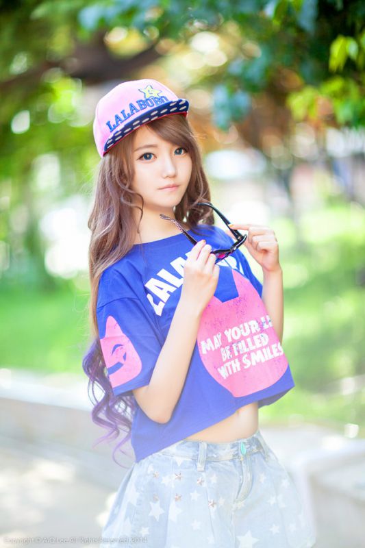 清纯动人小美女高清街拍照