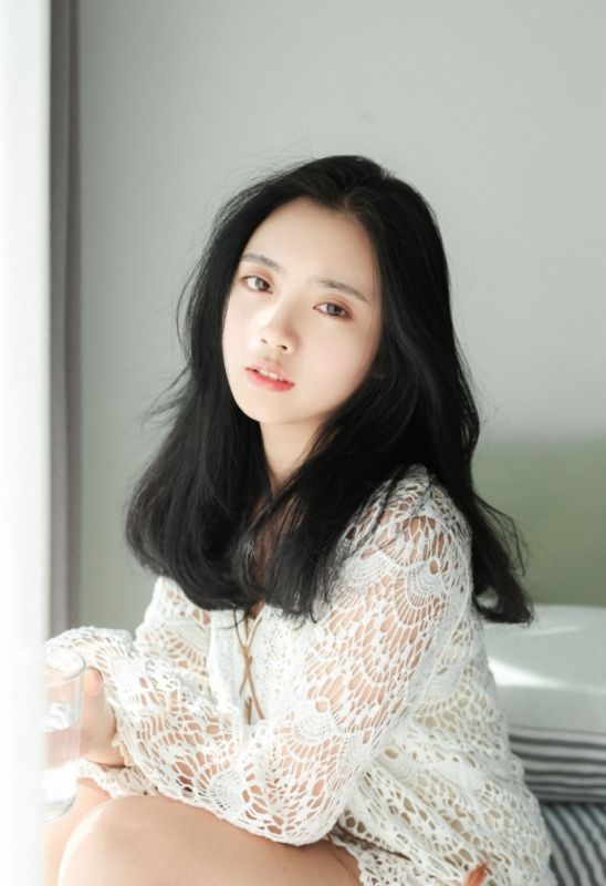 素人美女私房床上内衣蕾丝镂空装性感诱惑写真