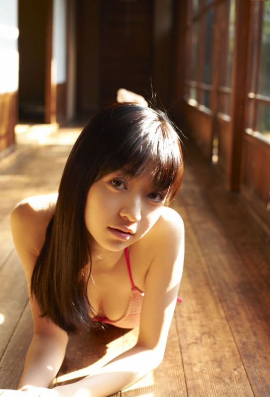 内衣美女逢泽莉娜高清写真大图