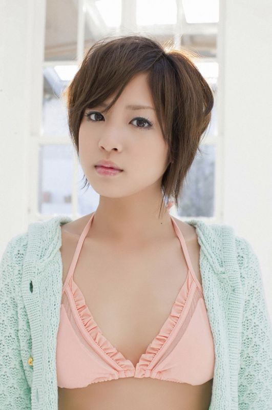 日本美少女粉色嘟唇惹人爱