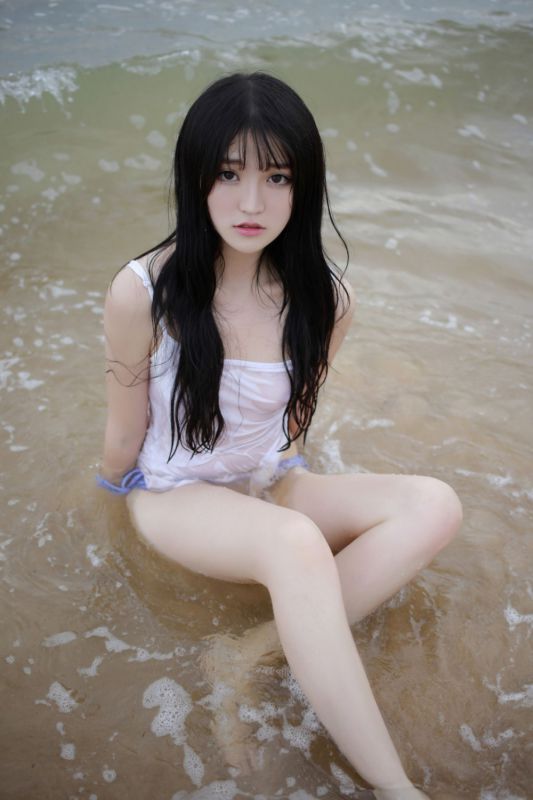 粉奶头特写沙滩萝莉美女吊带湿身极品透视性感写真