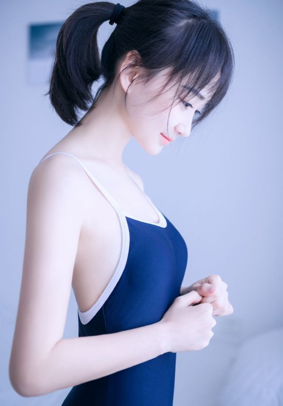 吊带死库水比基尼成人学院美女白嫩性感诱惑写真图片