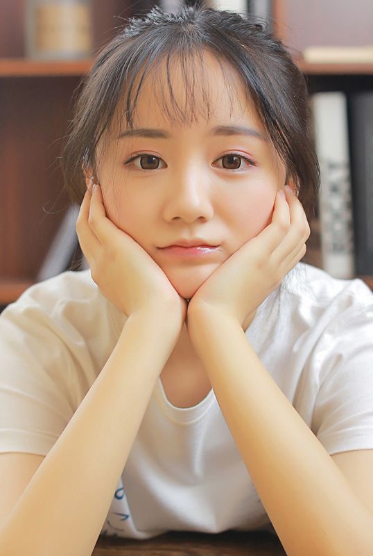 元气美女私房热裤白皙长腿日系氧气写真
