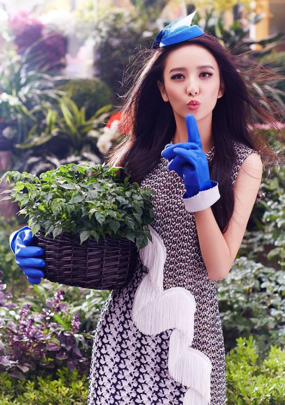 佟丽娅清新写真大片尽展甜美笑容