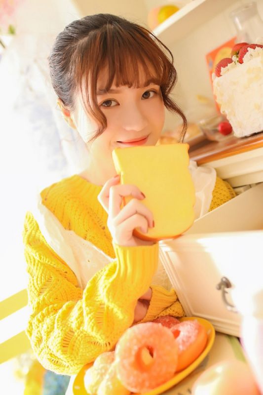 面包少女私房清纯脸蛋性感美腿漂亮写真