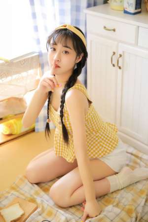 双马尾美女甜美清纯私房长腿玉足写真图片