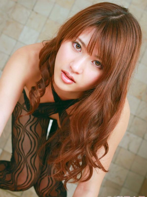 80后美女室内风骚内衣大秀迷人美臀