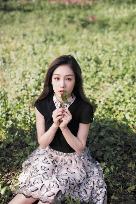 粉嫩软妹徐梦洁梦幻尤物女神气质御姐写真