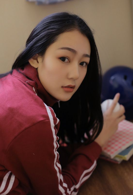 运动服少女光滑水嫩私房甜美女孩清纯写真