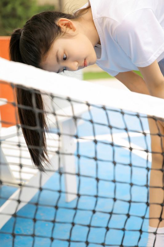 校园运动少女热裤长腿白T干净阳光写真
