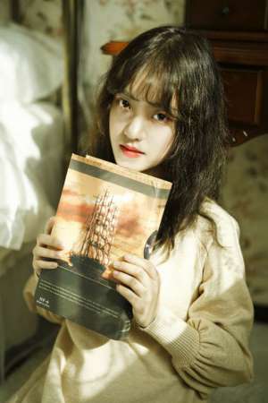 香艳甜美少女可爱不失性感私房优雅艺术个人写真图片