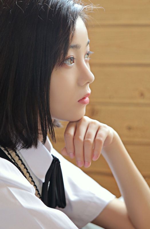 日本少女放课后冷艳白丝萌妹子写真