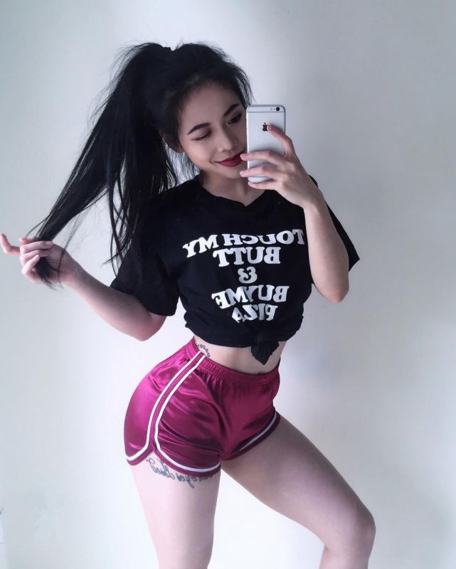 性感美女Dinonoz妩媚自拍照身姿迷人