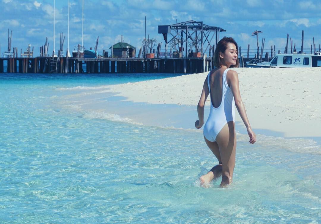 90后混血美女冯u气质养眼写真图片