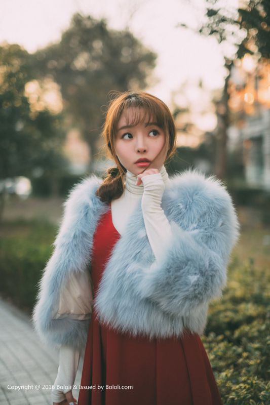 90后小美女七宝高清养眼私房照