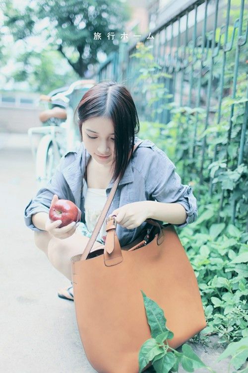 森林系女孩户外唯美写真照