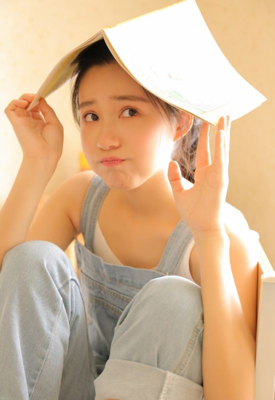 美腿少女背带裤夏日靓丽甜美大胆撩人写真