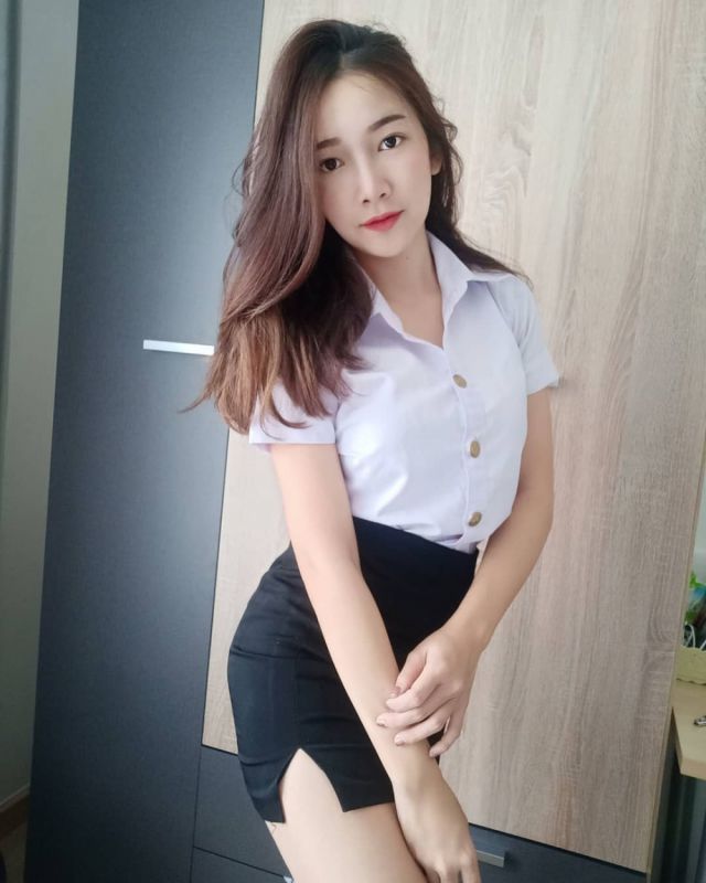 青春靓丽美女总裁俏房客性感美胸翘臀全程露脸国产诱惑图