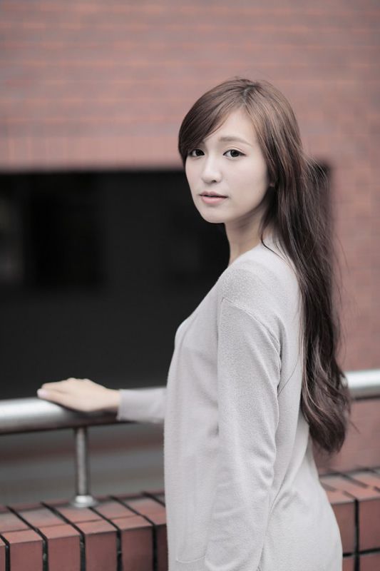 漂亮台湾美女唐筠乔户外唯美写真