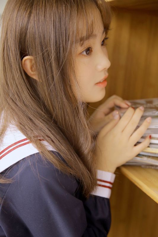 校园暴走族美少女日式制服诱惑养眼写真
