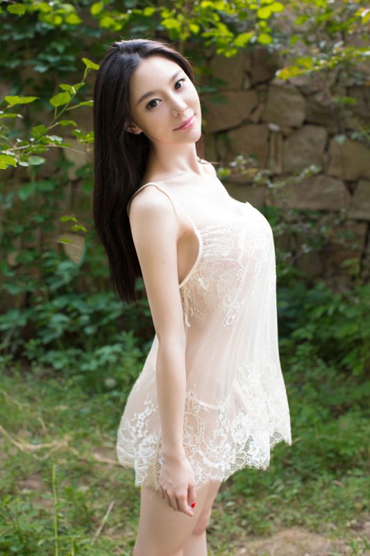 尤果巨乳美女慕羽茜户外性感写真照