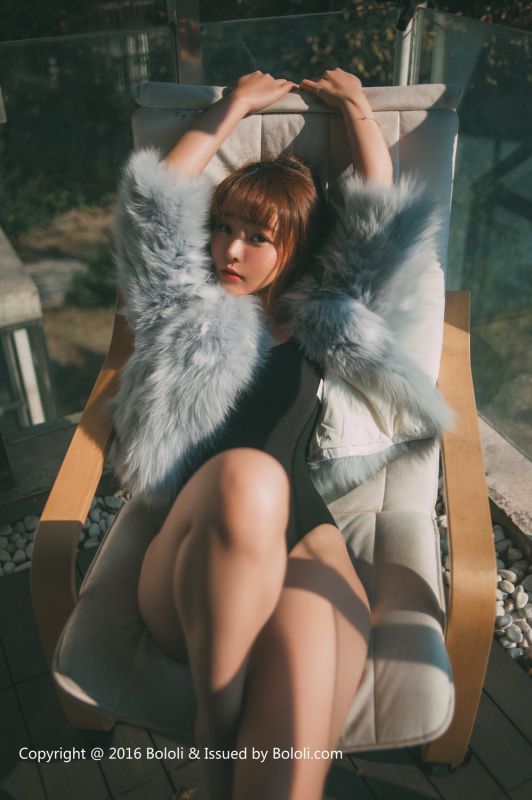 90后小美女七宝高清养眼私房照