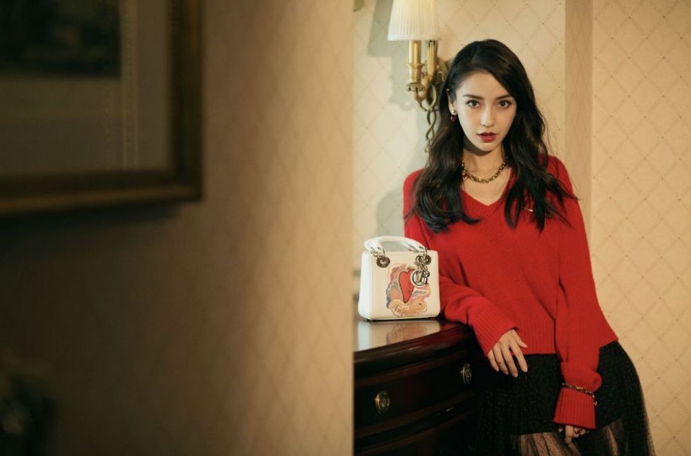 极品美女御姐红唇香艳性感美腿妖娆诱惑图片