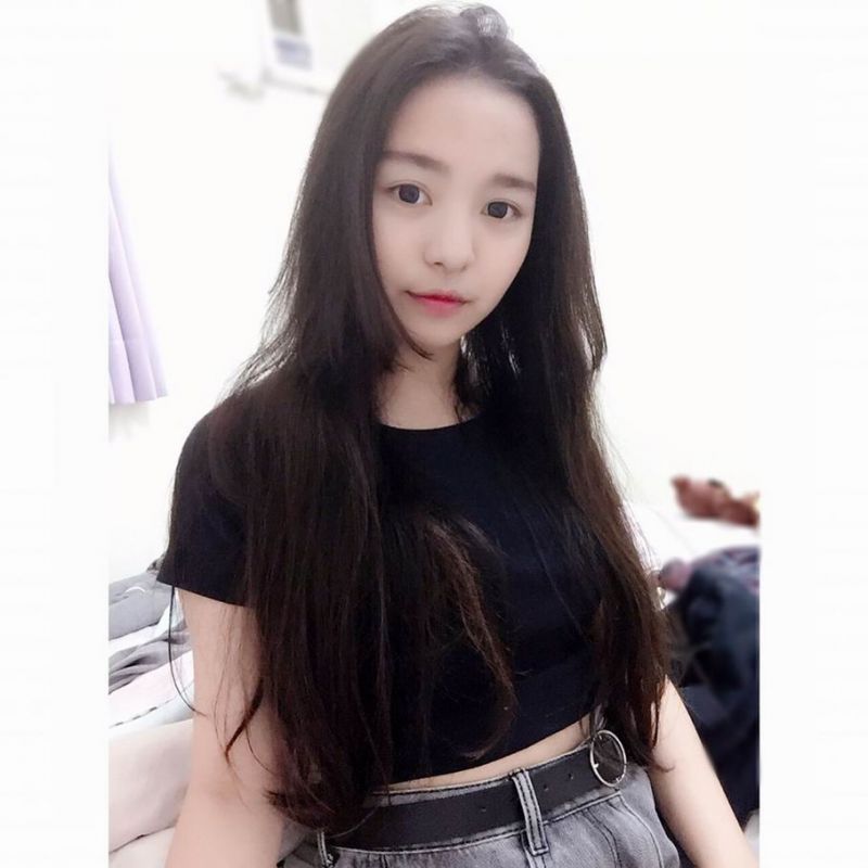 美女萝莉邱苡u私房自拍照可爱迷人