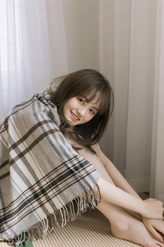 清纯甜美女孩私房美足白嫩肌肤尤物写真