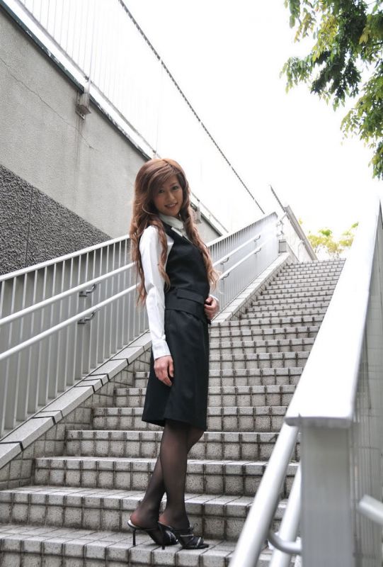 职业女郎黑丝长腿诱惑十足