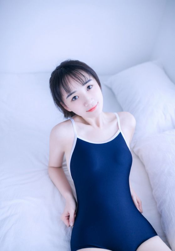 吊带死库水比基尼成人学院美女白嫩性感诱惑写真图片