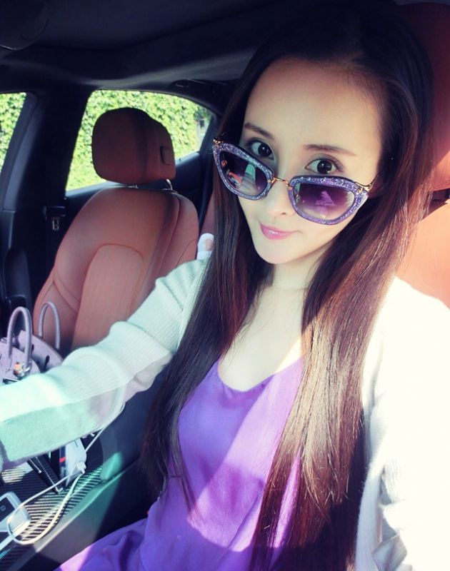 美女王若心清新迷人自拍照