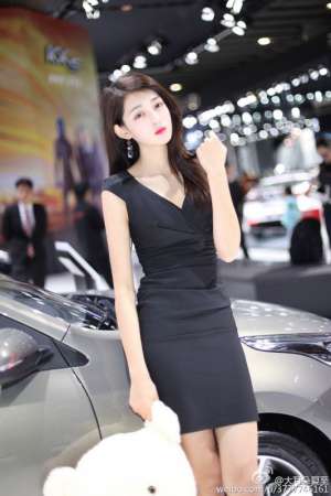 高颜值美女大耳朵夏至养眼美照图片