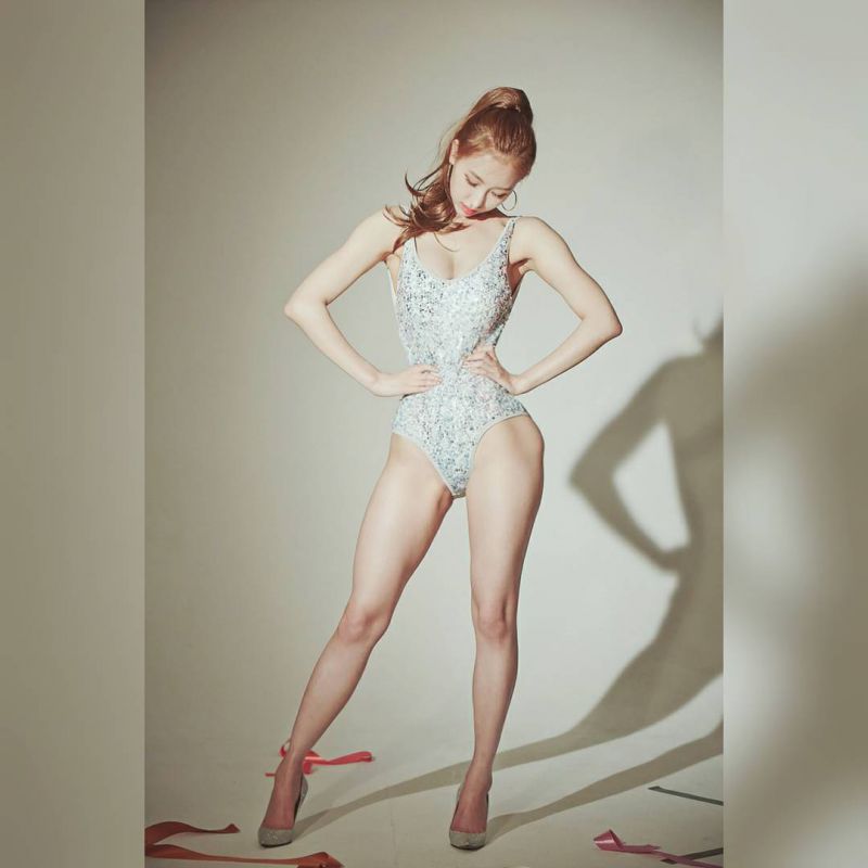 健身美女教练金亚凛高清美照图片