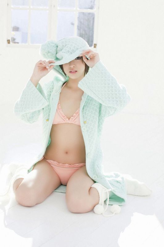 日本美少女粉色嘟唇惹人爱