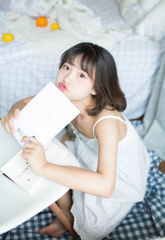 小清新短发网球少女失身胴体性感写真