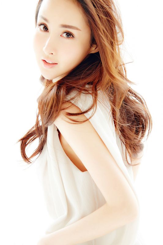 王若心甜美迷人写真照