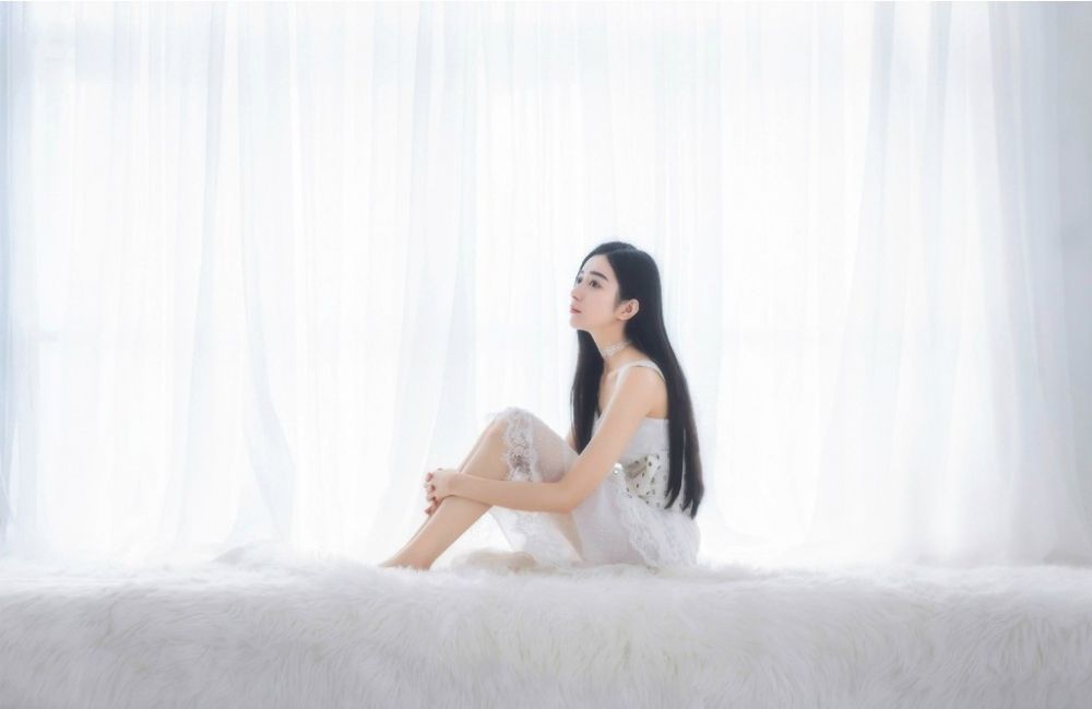 洁白纱裙少女白皙嫩肤小清新唯美写真