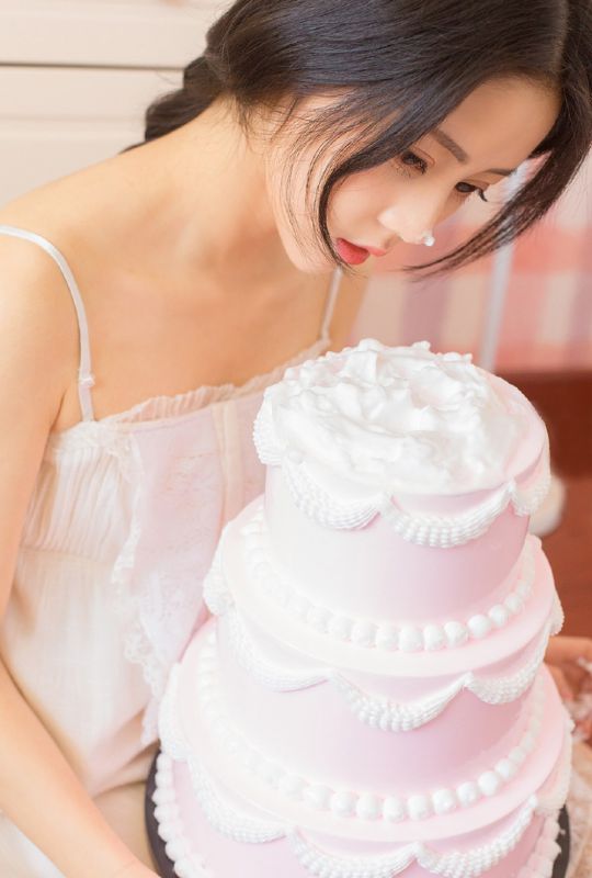 混血美女私房美腿热裤性感撩人写真