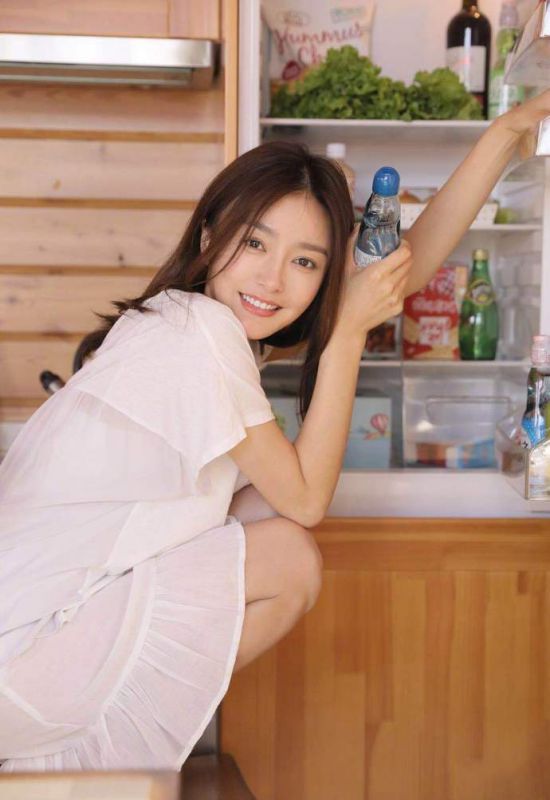 风骚少妇秦岚私房美腿内衣诱惑抚媚图片