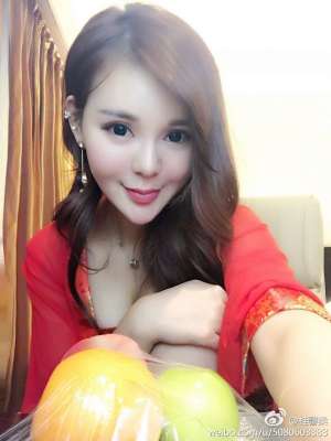 90后美女主播桂馨柔私拍美照图集