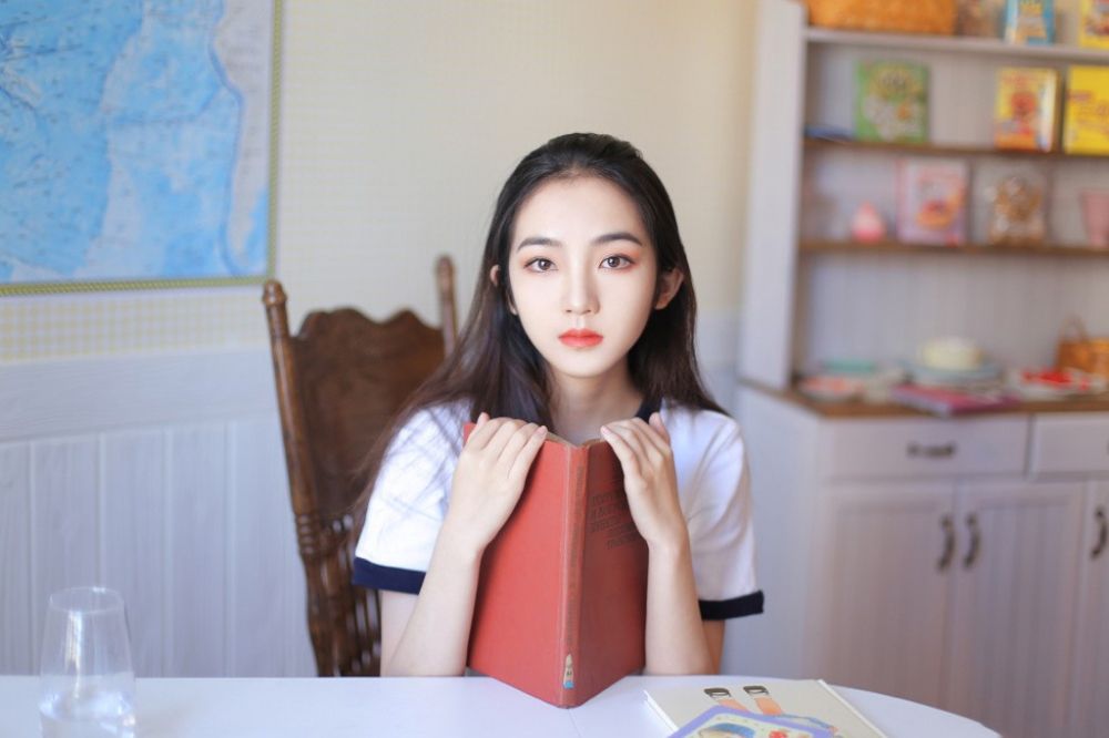 极品美女尤物紧身运动服美腿诱人性感写真