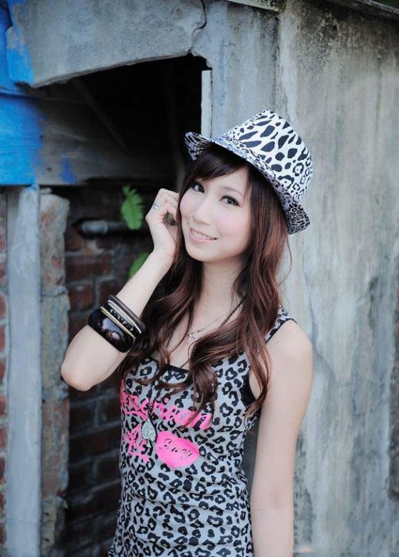 漂亮美女户外高清唯美写真